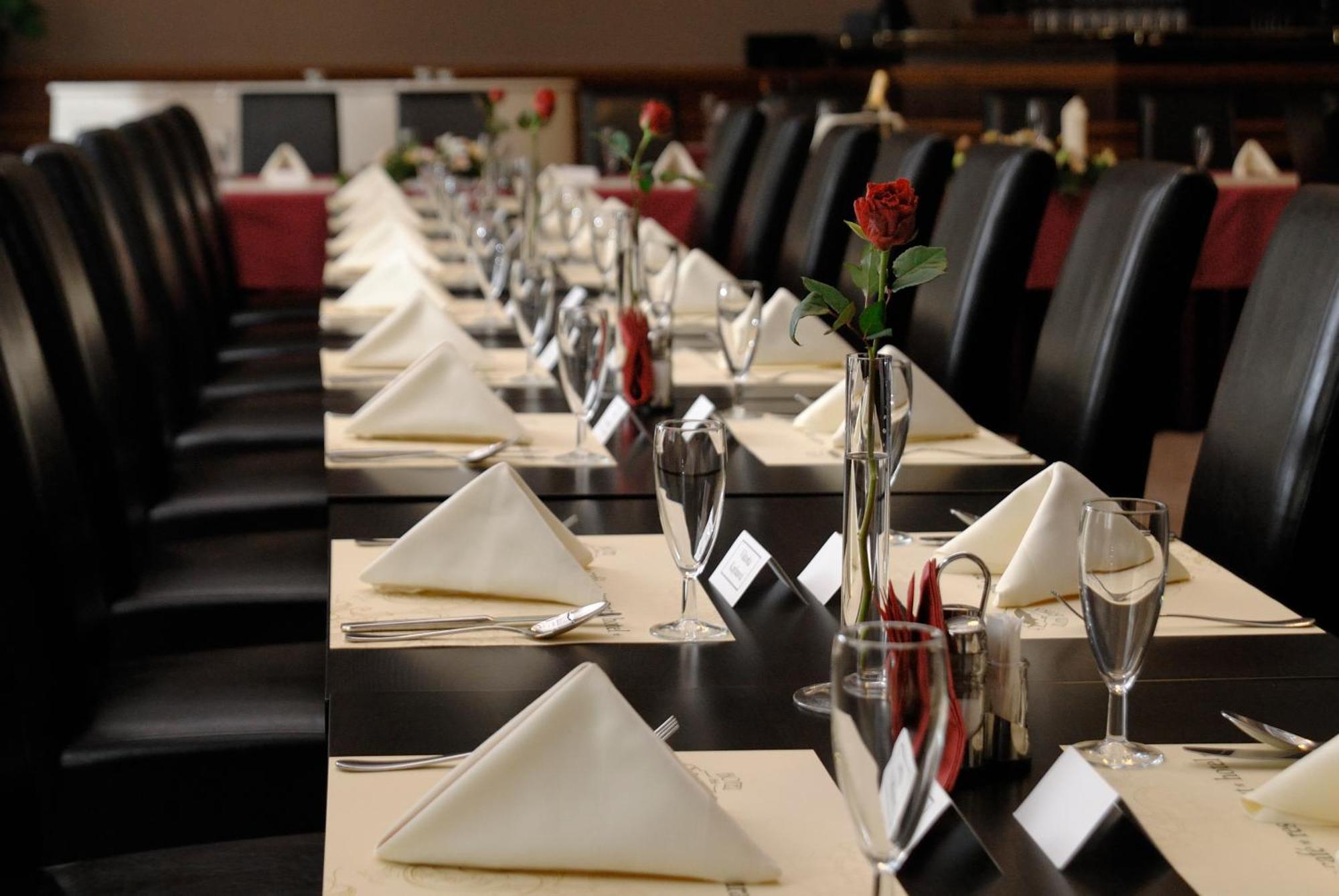פארדוביצה Hotel Zlata Stika מראה חיצוני תמונה