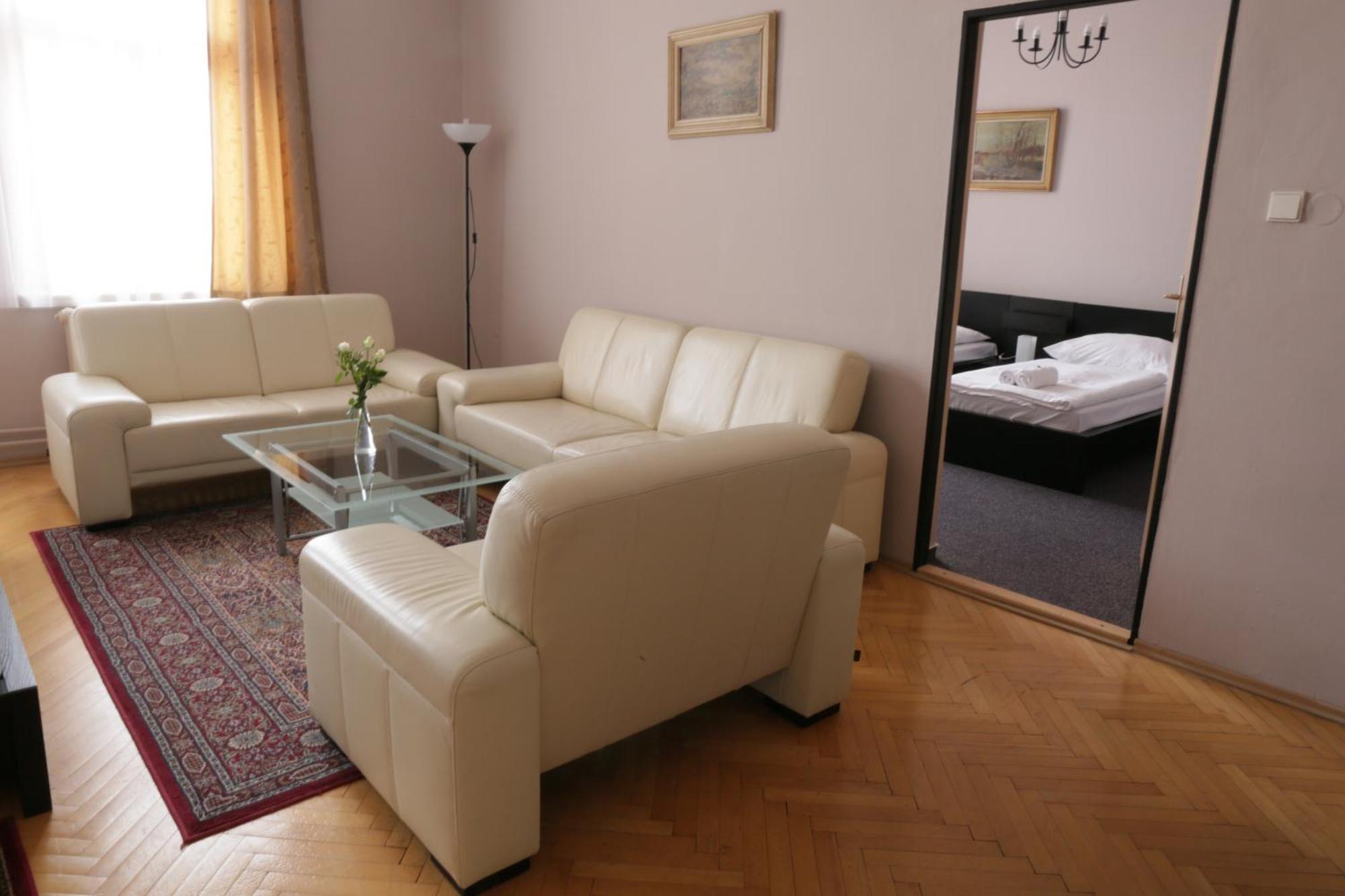 פארדוביצה Hotel Zlata Stika חדר תמונה