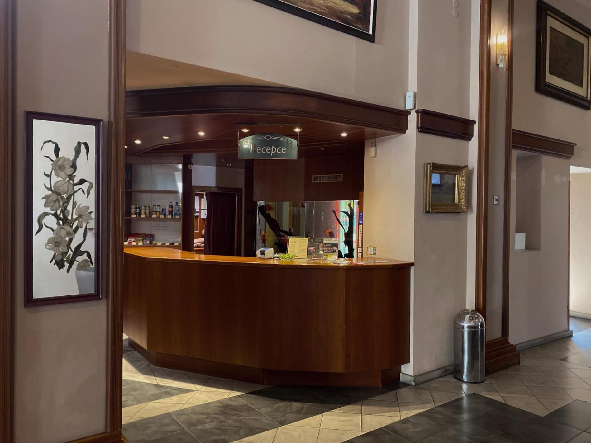 פארדוביצה Hotel Zlata Stika מראה חיצוני תמונה