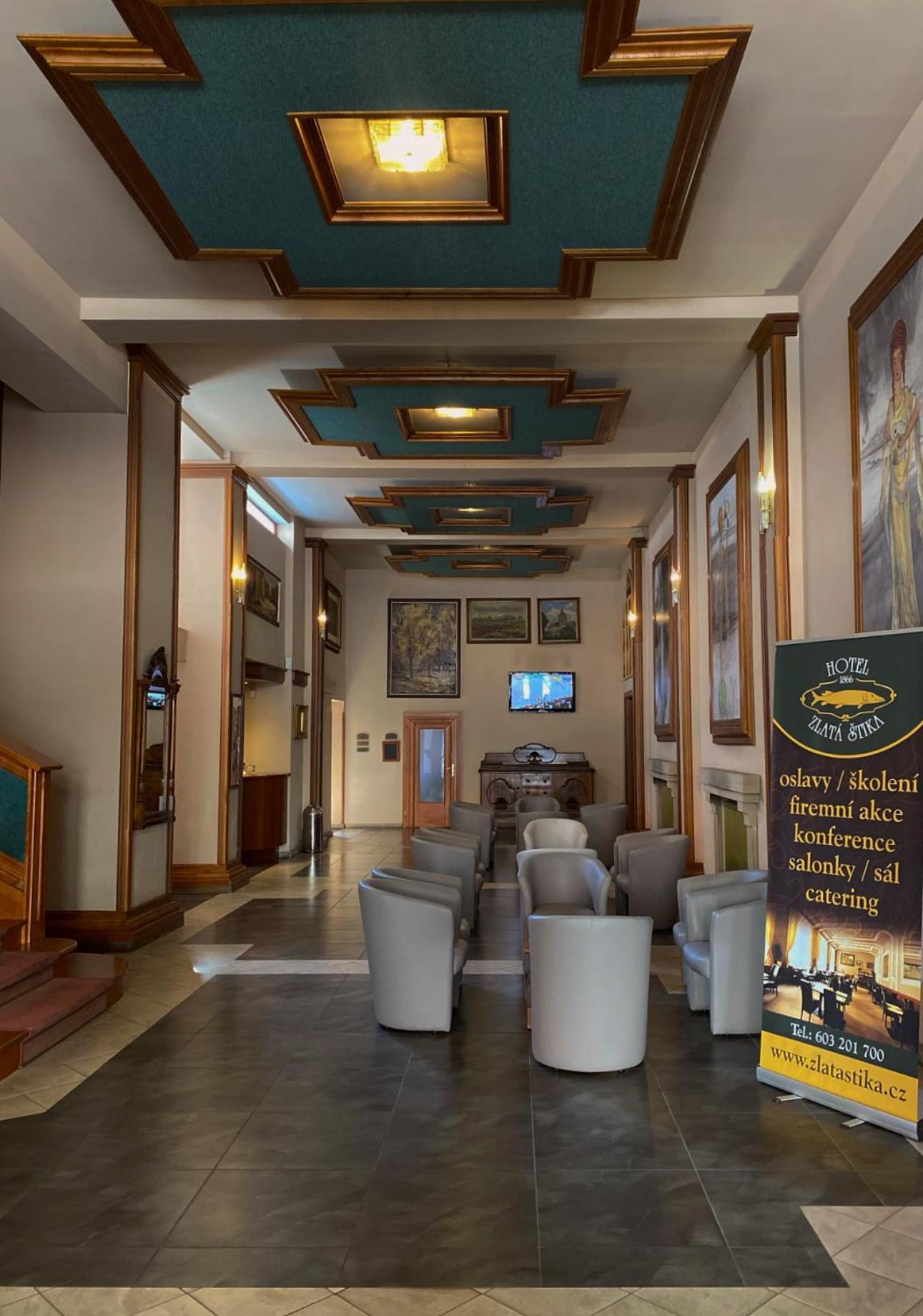 פארדוביצה Hotel Zlata Stika מראה חיצוני תמונה