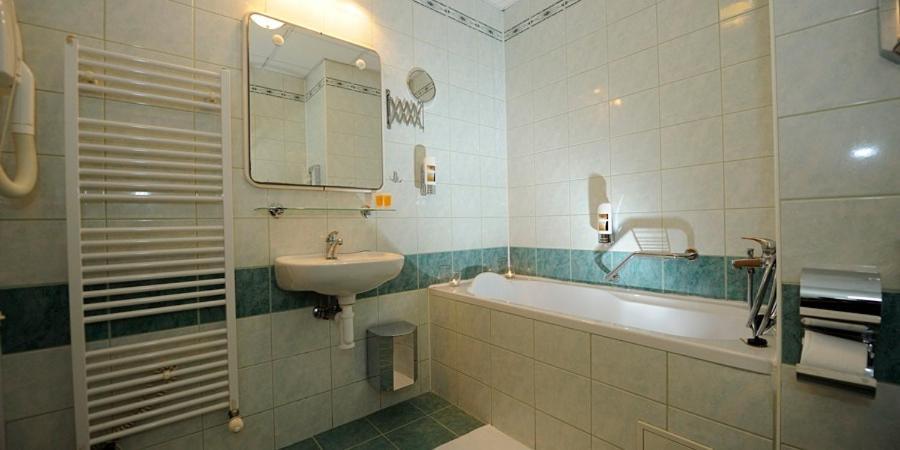 פארדוביצה Hotel Zlata Stika מראה חיצוני תמונה