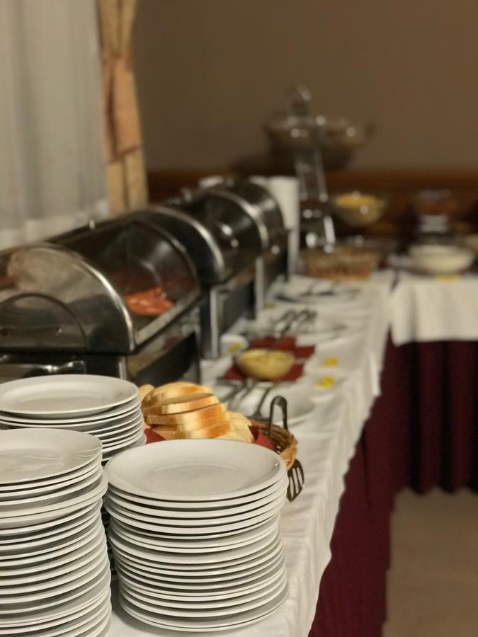 פארדוביצה Hotel Zlata Stika מראה חיצוני תמונה